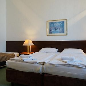 Dreibettzimmer